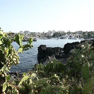 https://the-patrick.catania-hotels.net
